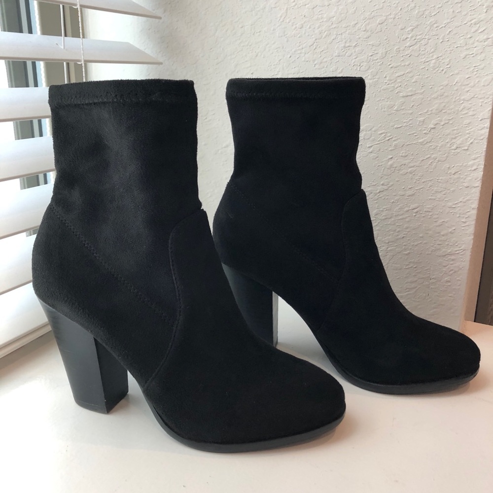 Steve Madden Black Suede Pull On Ankle Boots